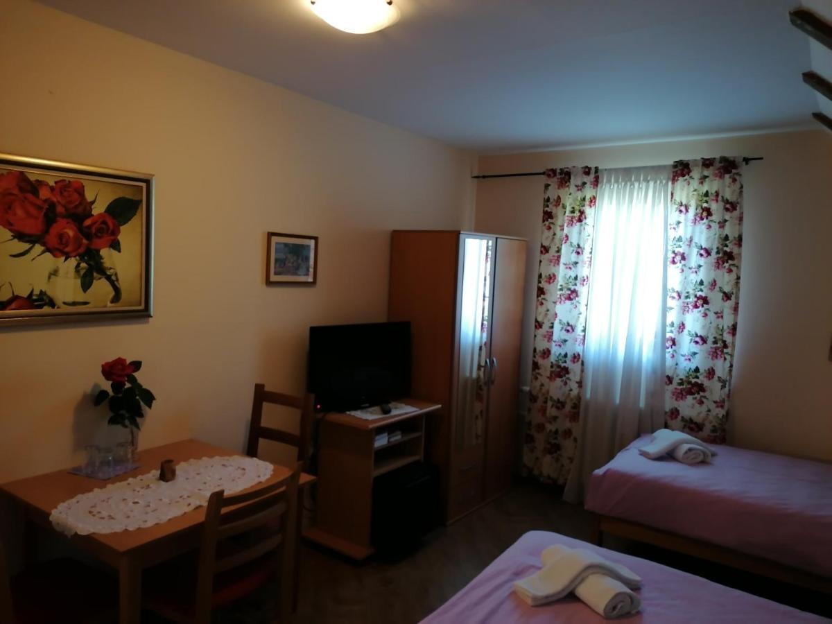Hotel House Izvor à Jezerce Extérieur photo