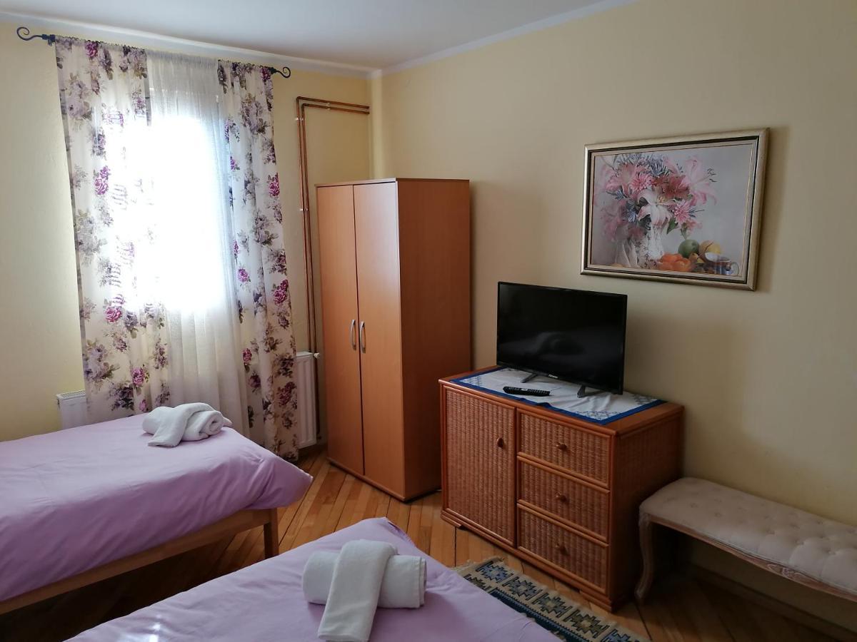 Hotel House Izvor à Jezerce Extérieur photo