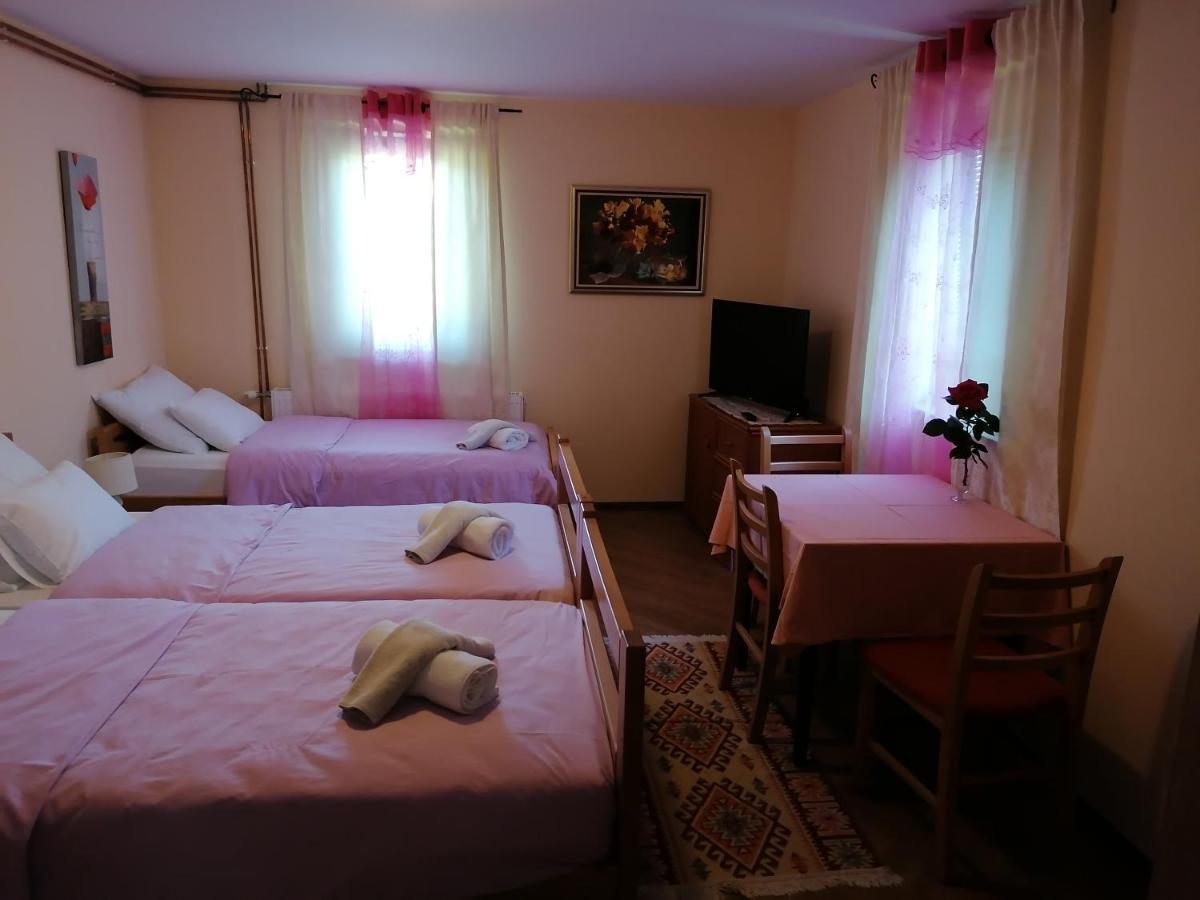 Hotel House Izvor à Jezerce Extérieur photo