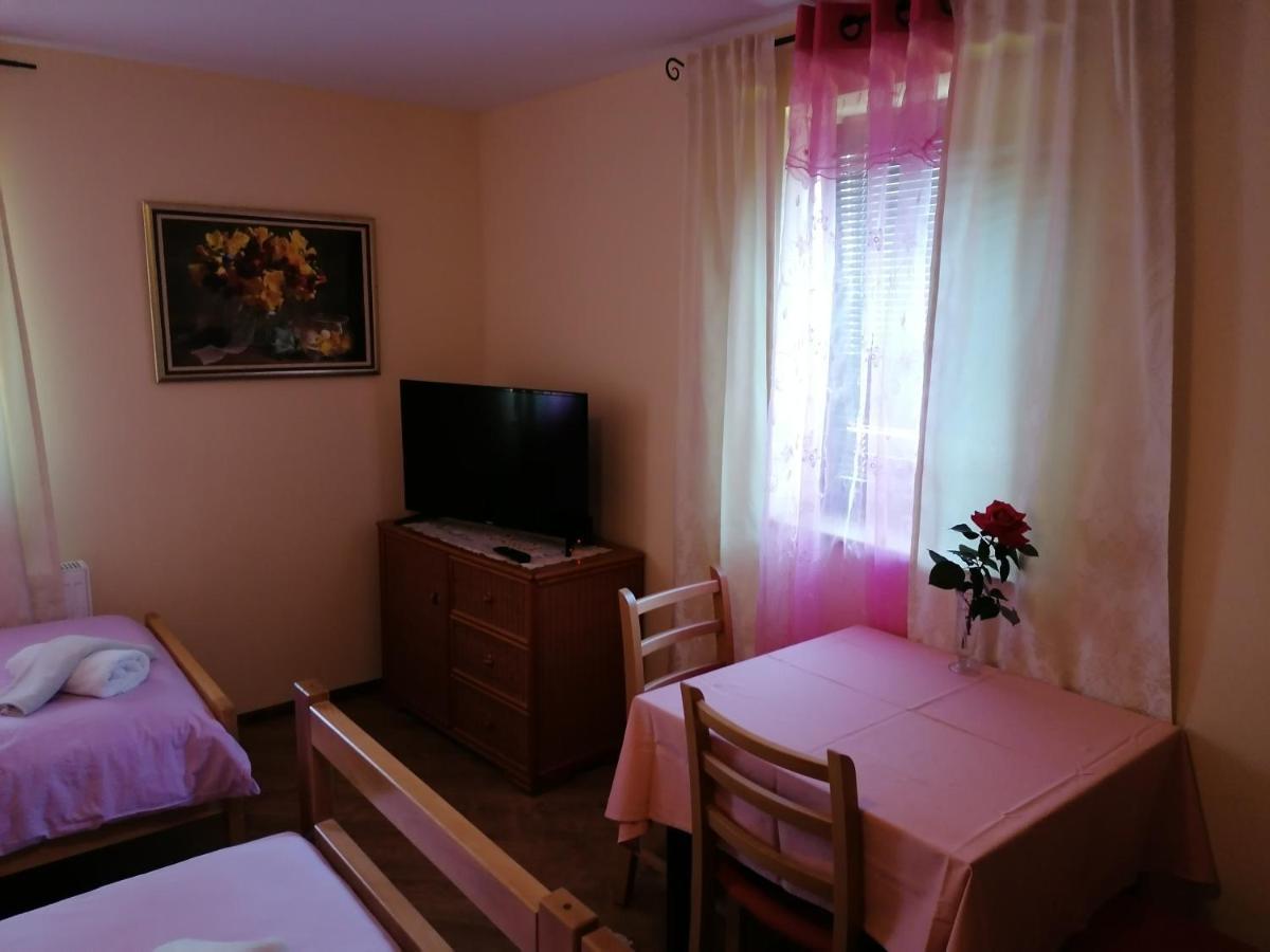 Hotel House Izvor à Jezerce Extérieur photo