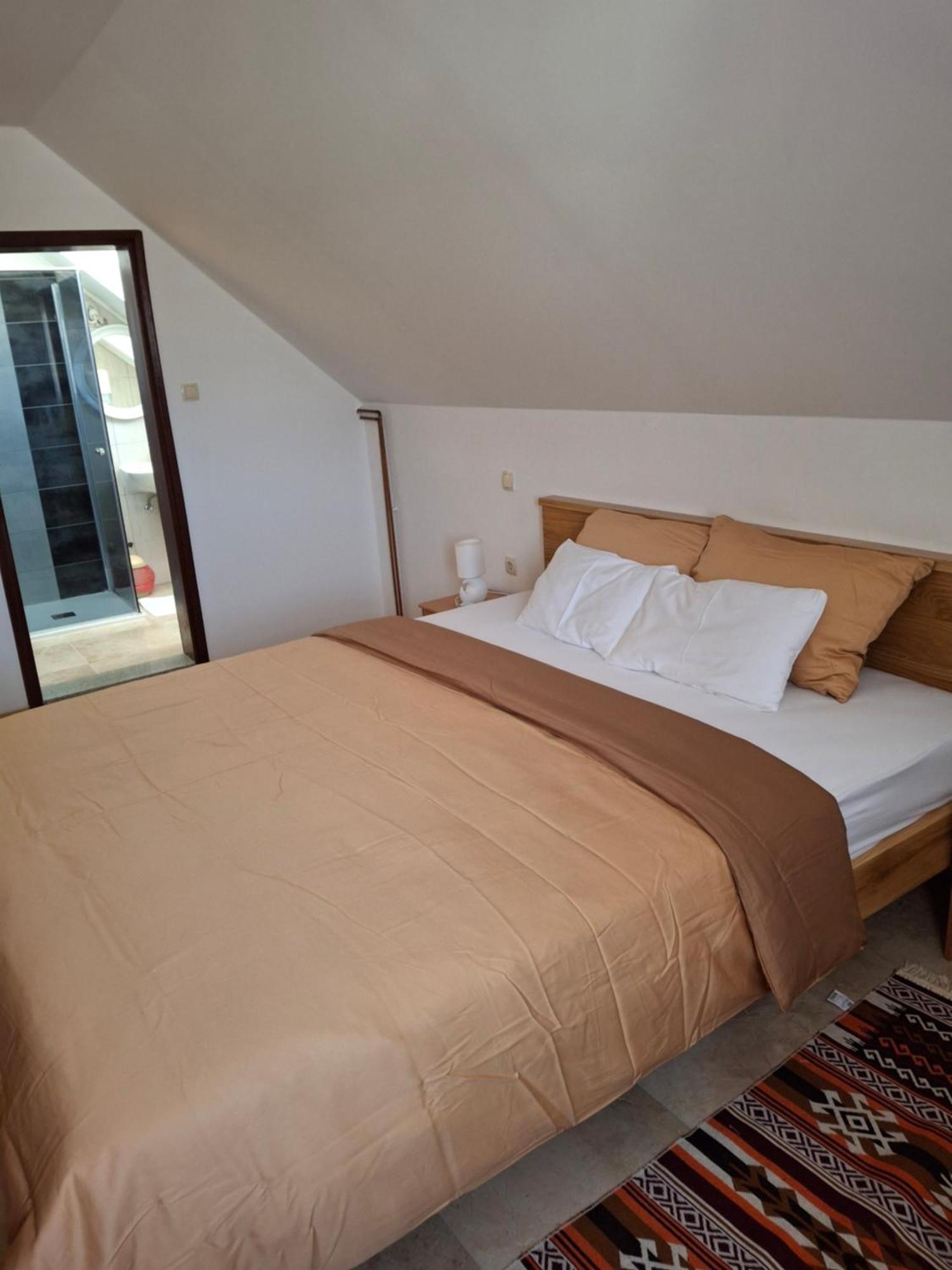 Hotel House Izvor à Jezerce Extérieur photo