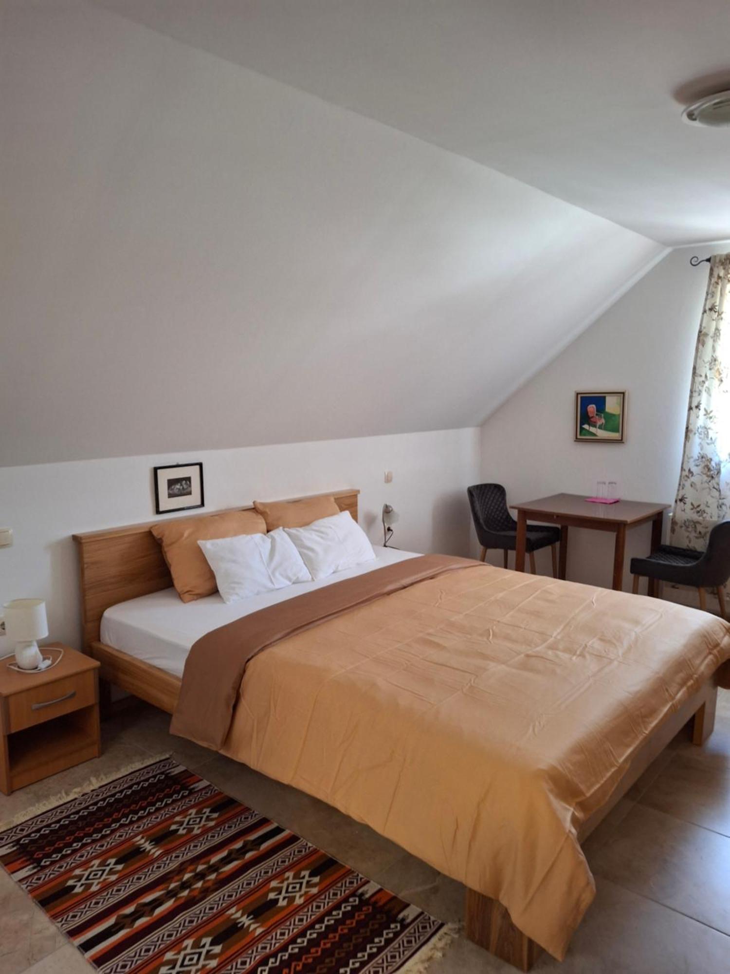 Hotel House Izvor à Jezerce Extérieur photo